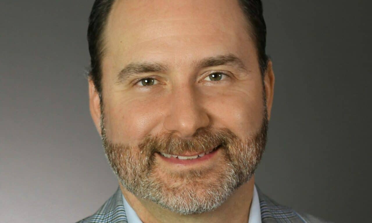 Miami Plastic Surgeon Dr Alex Earle Gains Aesthetic Society Membership