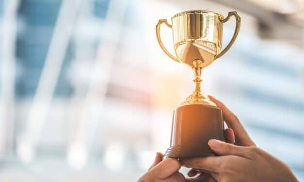 Three Plastic Surgeons Honored for Aesthetics Achievements