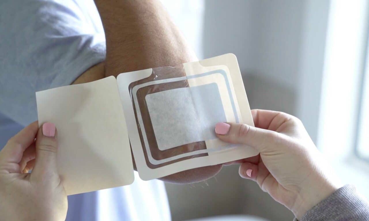 DrySee Launches Patented Waterproof Bandage with Wetness Indicator